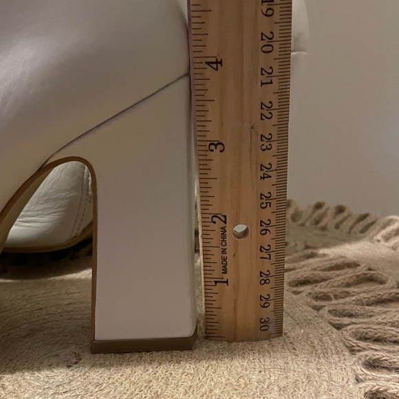 Steve Madden Ivory Padmy Boots - Picture 7 of 8